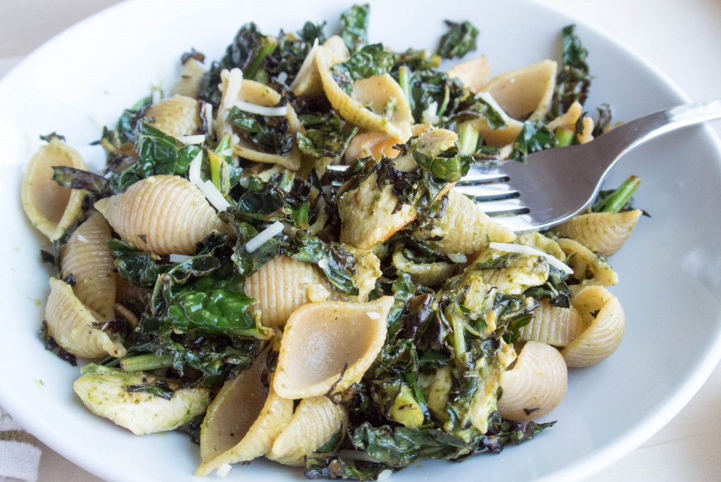 Spinach Caesar Pasta with Charred Kale-3